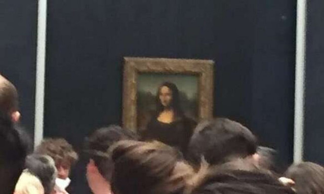 Μεγάλη απειλή στο Λούβρο: «Θα ανατινάξουμε τη Μόνα Λίζα»