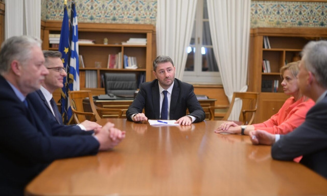 ΠΑΣΟΚ-ΚινΑλ: Ανακοίνωσε τέσσερις υποψήφιους ευρωβουλευτές