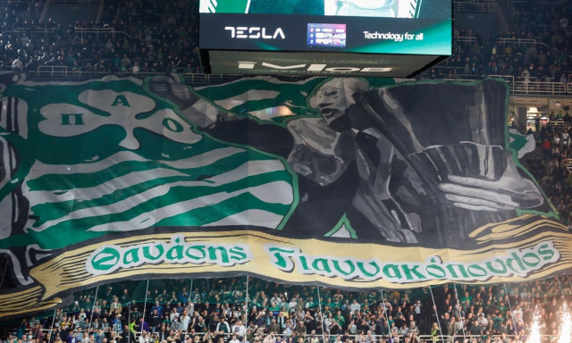 Συγκίνηση στο ΟΑΚΑ: Πανό και video στη μνήμη του Θανάση Γιαννακόπουλου