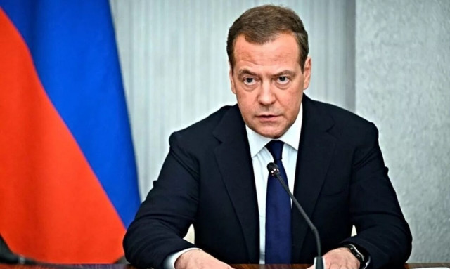 Επίθεση στη Μόσχα – Οργισμένο μήνυμα Μεντβέντεφ: «Οι τρομοκράτες θα βρεθούν και θα καταστραφούν»