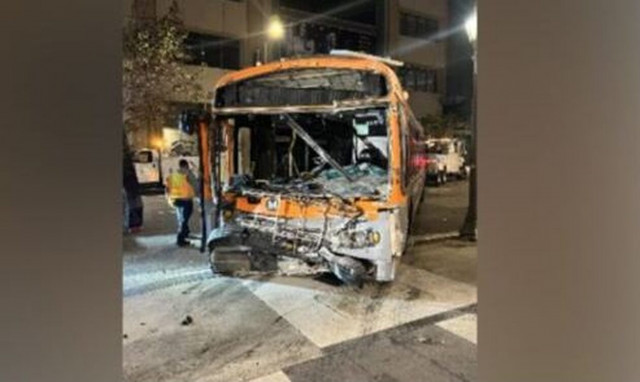 Τρελή πορεία έκανε λεωφορείο στο Λος Άντζελες