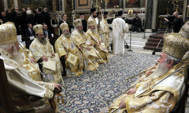 «Ιερή πανστρατιά»: Μετά τους πολιτικούς... εκτός νυμφώνος και τα ΜΜΕ την Κυριακή της Ορθοδοξίας