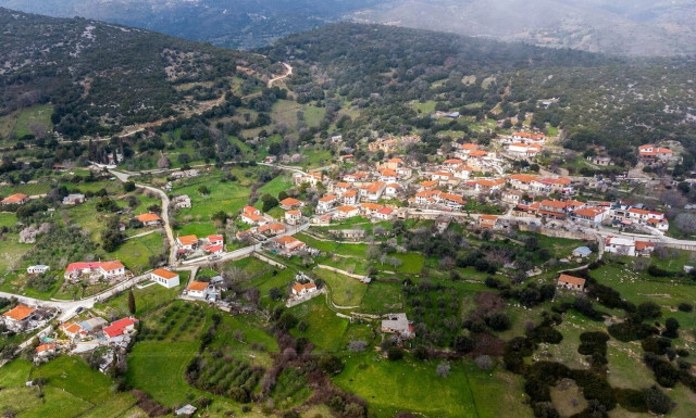 Βουλή: Κατατέθηκε η τροπολογία για τους οικισμούς κάτω των 2.000 κατοίκων