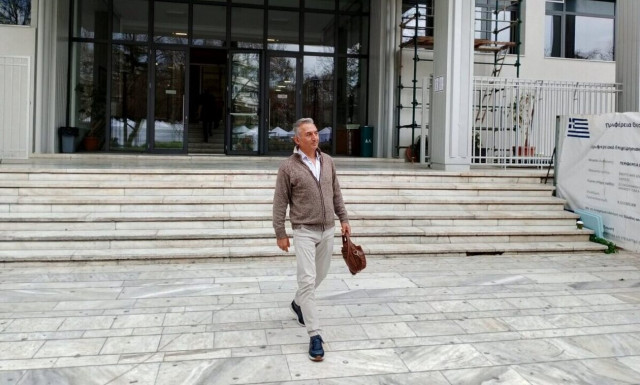 Τέμπη- Κωνσταντινίδης: Κατέθεσε νέα στοιχεία στον ανακριτή για τα υλικά της εμπορικής και την έκρηξη