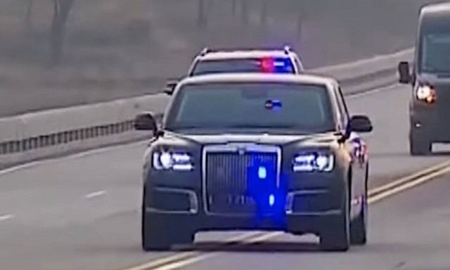 Η νέα λιμουζίνα του Κιμ είναι δώρο Πούτιν