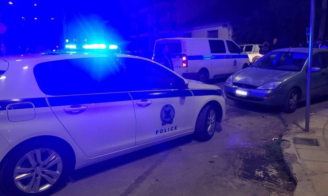 Λάρισα: Στο νοσοκομείο 35χρονη μετά από σφοδρή σύγκρουση αυτοκινήτου με μηχανάκι