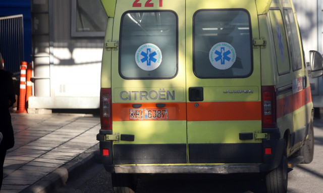 Θεσσαλονίκη: 19χρονος έπεσε από τον τρίτο όροφο πολυκατοικίας - Νοσηλεύεται σε σοβαρή κατάσταση