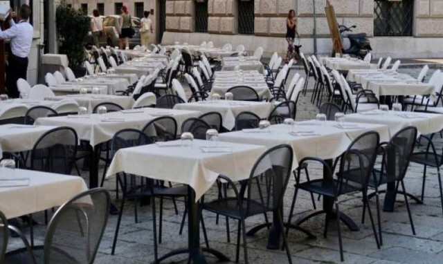 Πώς μας κάνουν τα εστιατόρια να ξοδεύουμε περισσότερα; - Δώστε προσοχή στα μενού