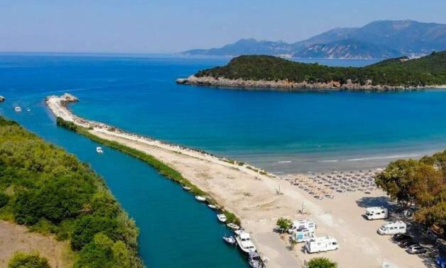 Ένας μυθικός ποταμός, πλάι στην πιο όμορφη «Αμμουδιά» του Ιονίου