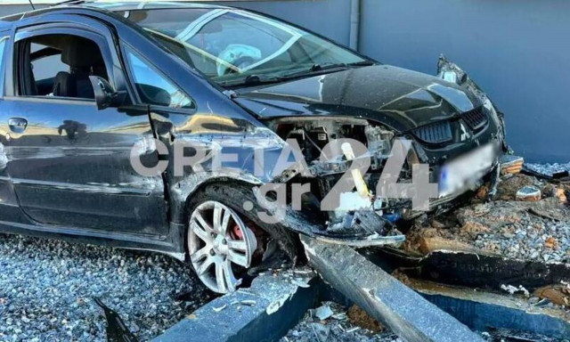 Ηράκλειο: Αυτοκίνητο «απογειώθηκε» στην παραλιακή, πέρασε στο αντίθετο ρεύμα