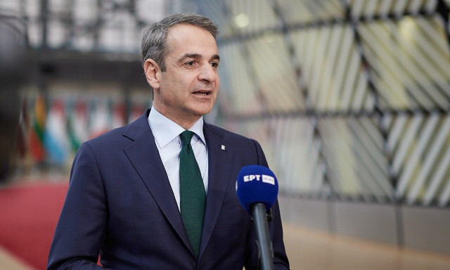 PMs Mitsotakis, Trudeau attend Greek Independence Day parade in Montreal; CTV interview