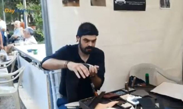 Πρόσωπα της Κρήτης: Ο Μανώλης είναι ο μοναδικός στιβανάς του Ρεθύμνου