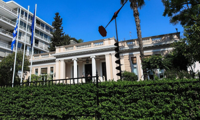 Μέγαρο Μαξίμου: «Τέλος στην εργαλειοποίηση των Τεμπών - Κατεστημένα επιδιώκουν την αποσταθεροποίηση»