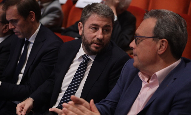 Επικοινωνία Ανδρουλάκη με Φάμελλο, Κωνσταντοπούλου, Χαρίτση και Κουτσούμπα για την πρόταση μομφής