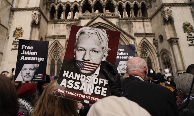 Βρετανικό «μπλόκο» στην έκδοση Ασάνζ στις ΗΠΑ - Στις 20 Μαΐου νέα ακρόαση