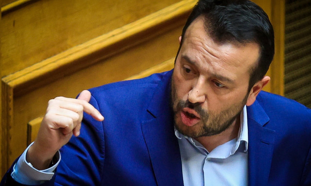 Βουλή - Πρόταση Δυσπιστίας: Εδώ για τρεις μέρες θα απαντάτε, είπε ο Νίκος Παππάς