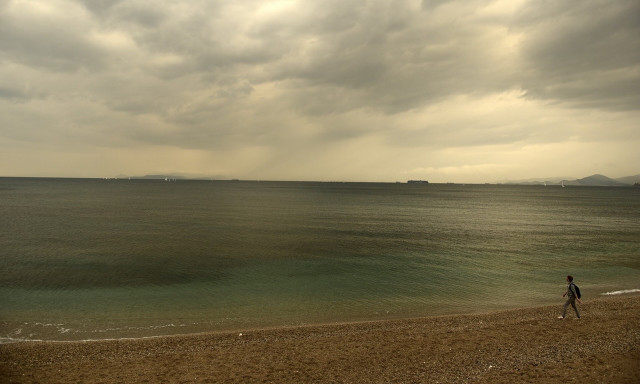 Καιρός: Τρίτη με συννεφιά, σκόνη από την Αφρική και τοπικές βροχές – Μέχρι 24 βαθμούς η θερμοκρασία