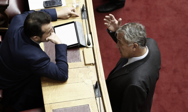 Άρχισαν τα όργανα στη Βουλή: Κόντρα Βορίδη - Παππά πριν την πρόταση δυσπιστίας