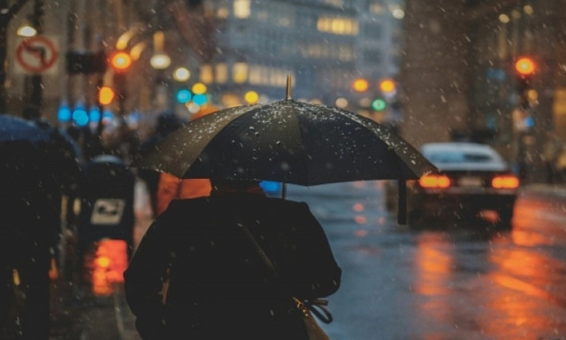 Επιστήμονες θεωρούν ότι υπάρχουν άνθρωποι που μπορούν να προβλέψουν τη βροχόπτωση μέσω της όσφρησης