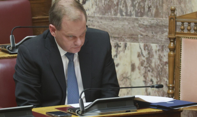 Έφτασε στη Βουλή ο Κώστας Καραμανλής