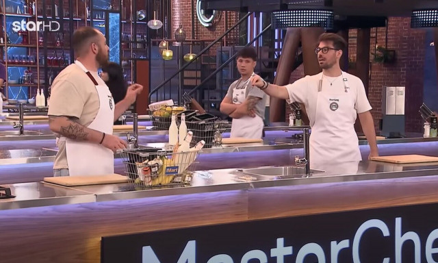 MasterChef: Χαμός στο πλατό με τα σκονάκια σε συνταγές - Παραλίγο να πιαστούν στα χέρια
