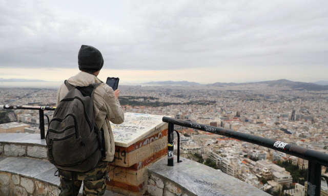 Αφρικανική σκόνη: Από πού έρχεται - Πόσο θα διαρκέσει - Live την πορεία της
