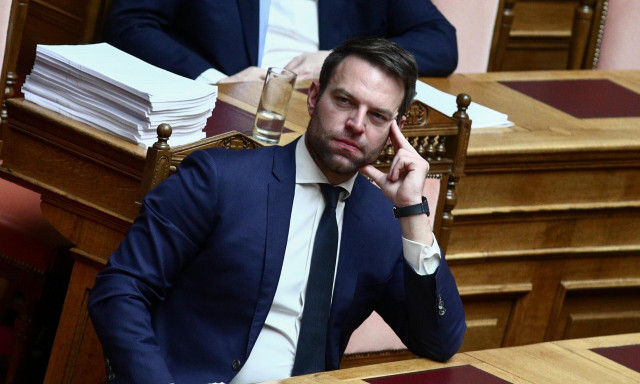 Κασσελάκης κατά Μητσοτάκη: Θα φέρει την αφρικανική σκόνη στη Βουλή