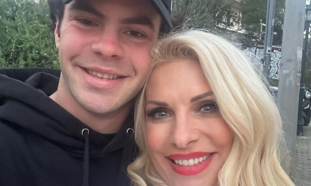 Ελένη Μενεγάκη: Οι φωτογραφίες που ανέβασε με τον Άγγελο Λάτσιο - «Μαμά και γιος σε κέφια»