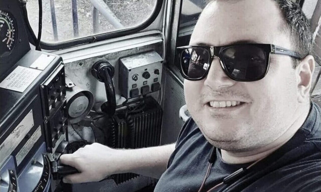 Τέμπη: «Ο Καραμανλής δεν μπορεί να κρυφτεί πίσω από την ασυλία του»- Ξεσπά η μητέρα του μηχανοδηγού