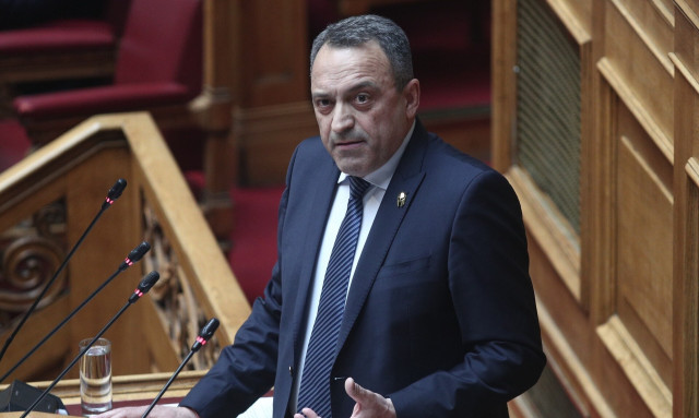 Στίγκας στη Βουλή: Μην ονειρεύεστε επαναφορά διακρίσεων και διαχωριστικών γραμμών