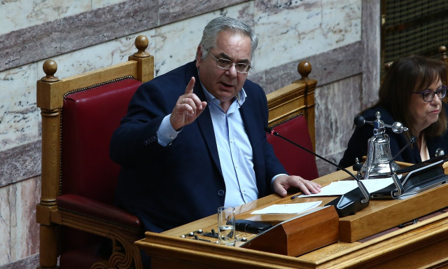 Φοβερή ατάκα από τον Γιώργο Λαμπρούλη στη Βουλή: «Κουμπάρε, δεν ξέρω»