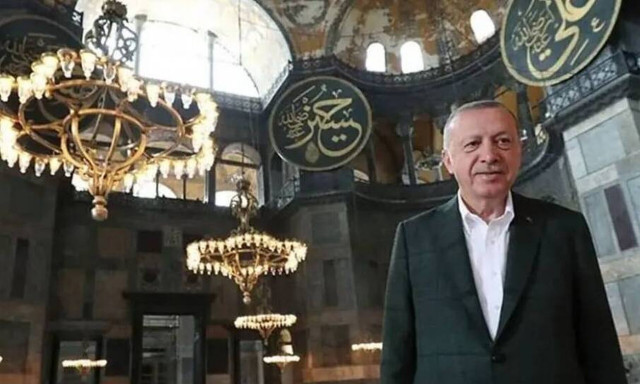 Σόου Ερντογάν στην Αγιά Σοφιά: «Ιδού ο στρατός, εδώ ο διοικητής», του φώναζαν - Τι είπε για το ναό