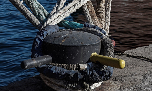 Τραγωδία στην Εύβοια: Εργαζόμενος στα Ναυπηγεία Χαλκίδας καταπλακώθηκε από μπουκαπόρτα καραβιού