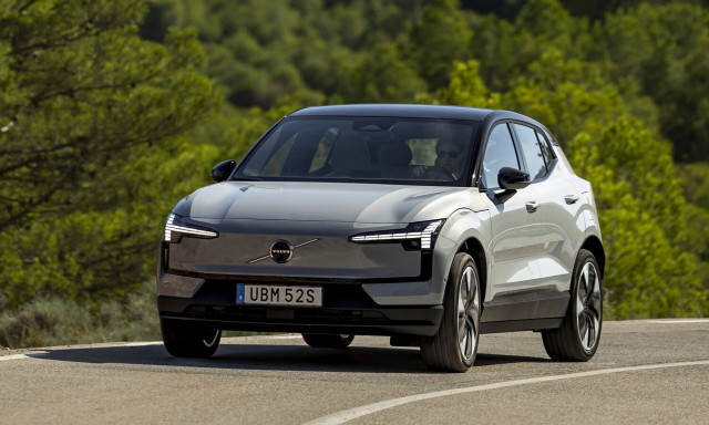 Το αμιγώς ηλεκτρικό Volvo EX30 είναι το World Urban Car για το 2024