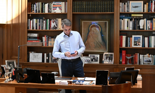 Οι νέοι ρόλοι στο Μέγαρο Μαξίμου και η επίσκεψη Μητσοτάκη στα Καλάβρυτα