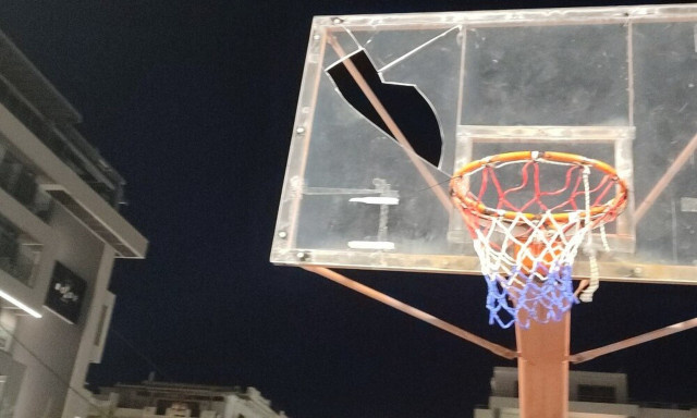 Ρέθυμνο: Παρατημένο στη μοίρα του το ανοιχτό γήπεδο στους 4 Μάρτυρες