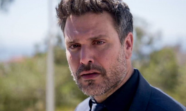 Παγιδευμένοι: Μια απόπειρα δολοφονίας και ένα κηδειόχαρτο στήνουν τον Δημήτρη στον τοίχο