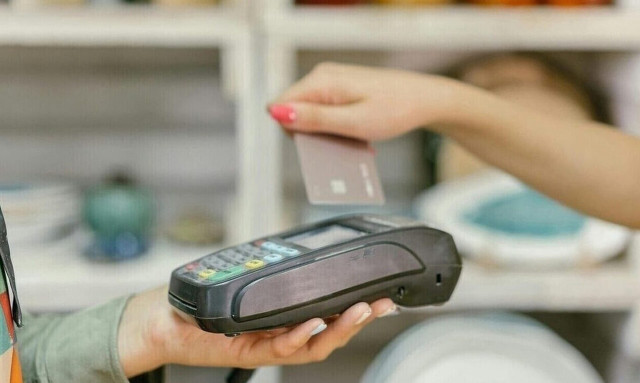 Τέλος χρόνου σήμερα Δευτέρα για δήλωση ραντεβού για τη διασύνδεση POS με ταμειακές μηχανές