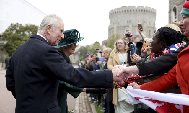 Βασιλιάς Κάρολος: Αισιοδοξία για την υγεία του μετά την εμφάνιση στο Ουίνδσορ
