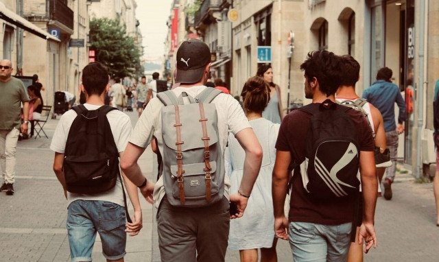 Youth Pass: Ανοίγει η πλατφόρμα για τις αιτήσεις - Οι δικαιούχοι και οι προϋποθέσεις