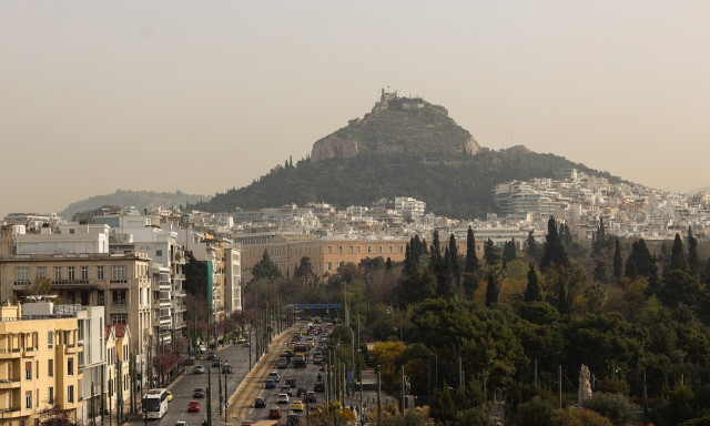 Σάκης Αρναούτογλου: Αποχωρεί η αφρικανική σκόνη - Επιστρέφουν και πάλι οι βροχές