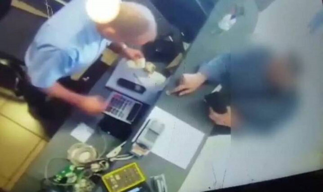 Απατεωνιά από τις… λίγες στην Κρήτη: Δείτε πώς άρπαξε 50 ευρώ μέσα από τα χέρια του καταστηματάρχη!