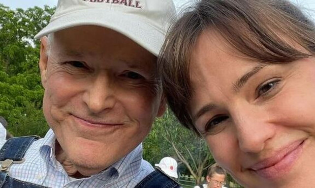 Τζένιφερ Γκάρνερ: Πέθανε ο πατέρας της ηθοποιού τραγουδώντας το Amazing Grace