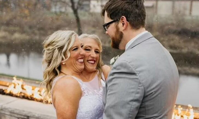 Δικαστικοί μπελάδες για τον σύζυγο των σιαμαίων - Η πρώην ζητά τεστ πατρότητας