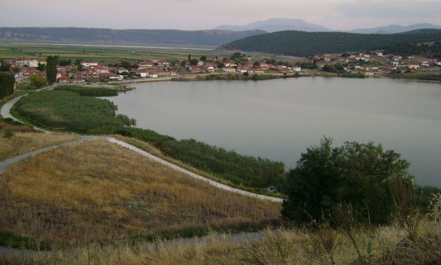 Ζάζαρη: Η άγνωστη λίμνη - καθρέφτης στη Φλώρινα