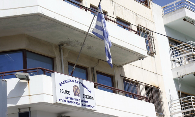 Άγιοι Ανάργυροι: «Δεν είναι ταξί το περιπολικό»: Η απάντηση του αστυνομικού μετά τον σάλο