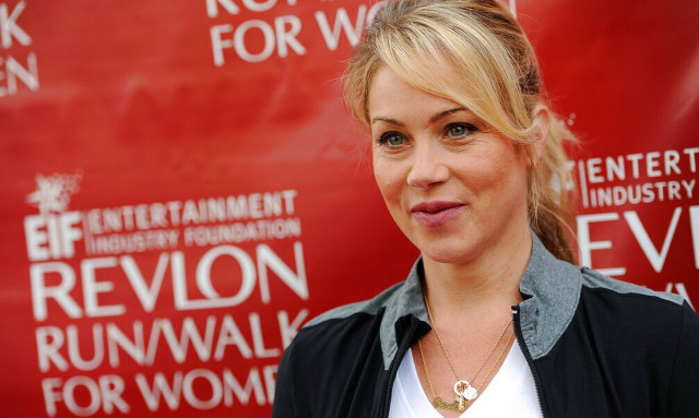 Συγκλονίζει η Kριστίνα Άπλγκεϊτ: «Πονάω φρικτά στα πόδια, δεν κοιμάμαι, δυσκολεύομαι να κάνω ντους»