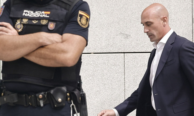 Ισπανία: Συνελήφθη στο αεροδρόμιο ο Ρουμπιάλες - Ανακρίθηκε και αφέθηκε ελεύθερος