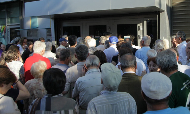 Συντάξεις Μαΐου 2025: Πότε θα δουν λεφτά οι συνταξιούχοι