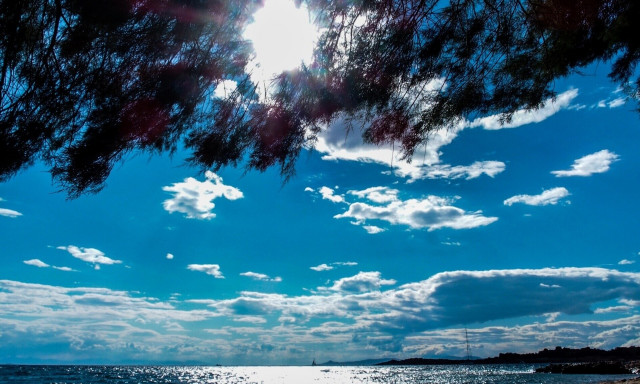 Καιρός: Μακροπρόθεσμη πρόβλεψη για τον Απρίλη - Πώς θα κυλήσει ο υπόλοιπος μήνας